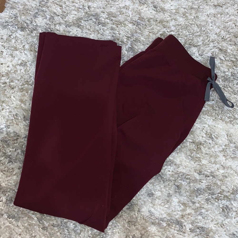 FIGS Small burgundy scrub pants